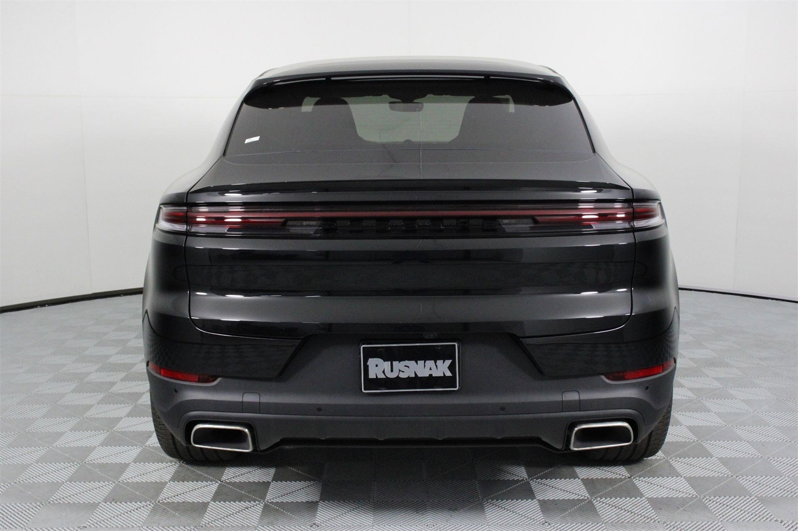 2025 Porsche Cayenne E-Hybrid photo 6