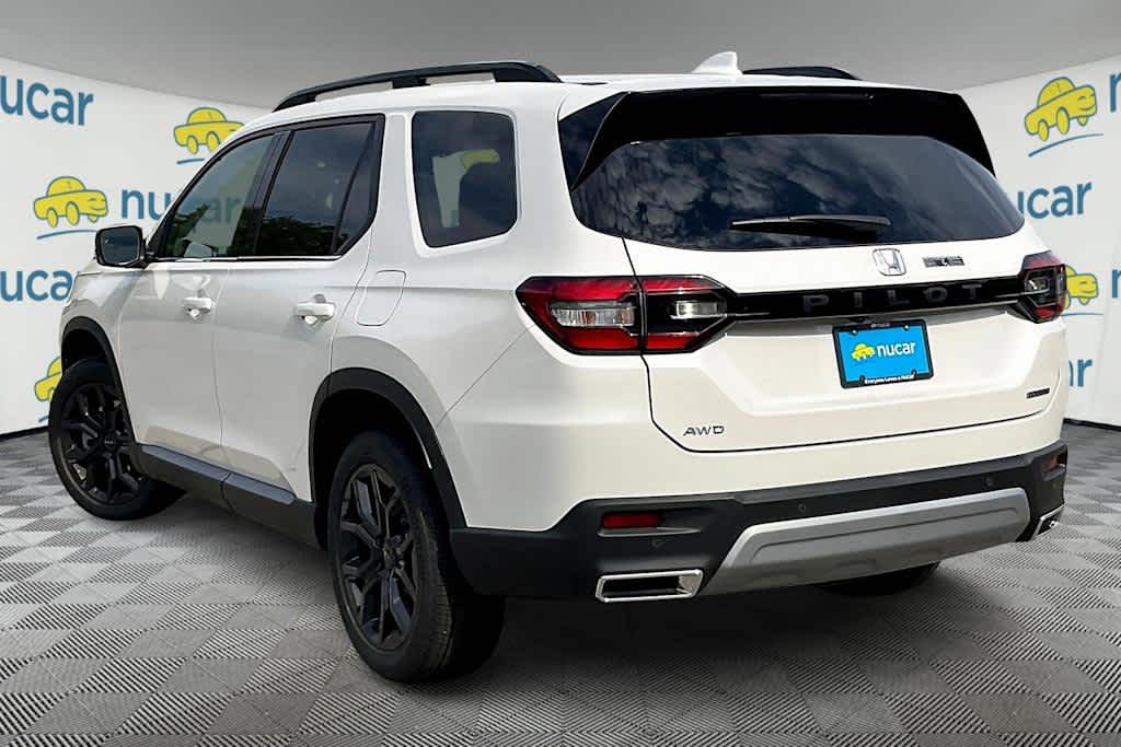 2025 Honda Pilot Touring photo 4