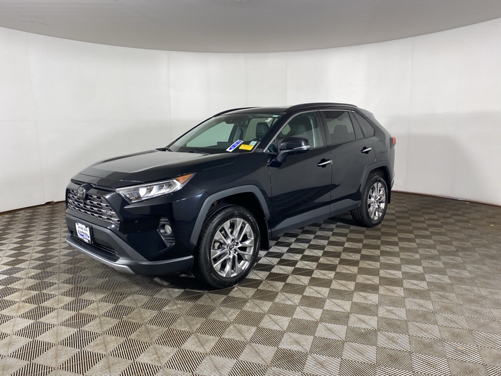 2019 Toyota RAV4 Limited photo 4