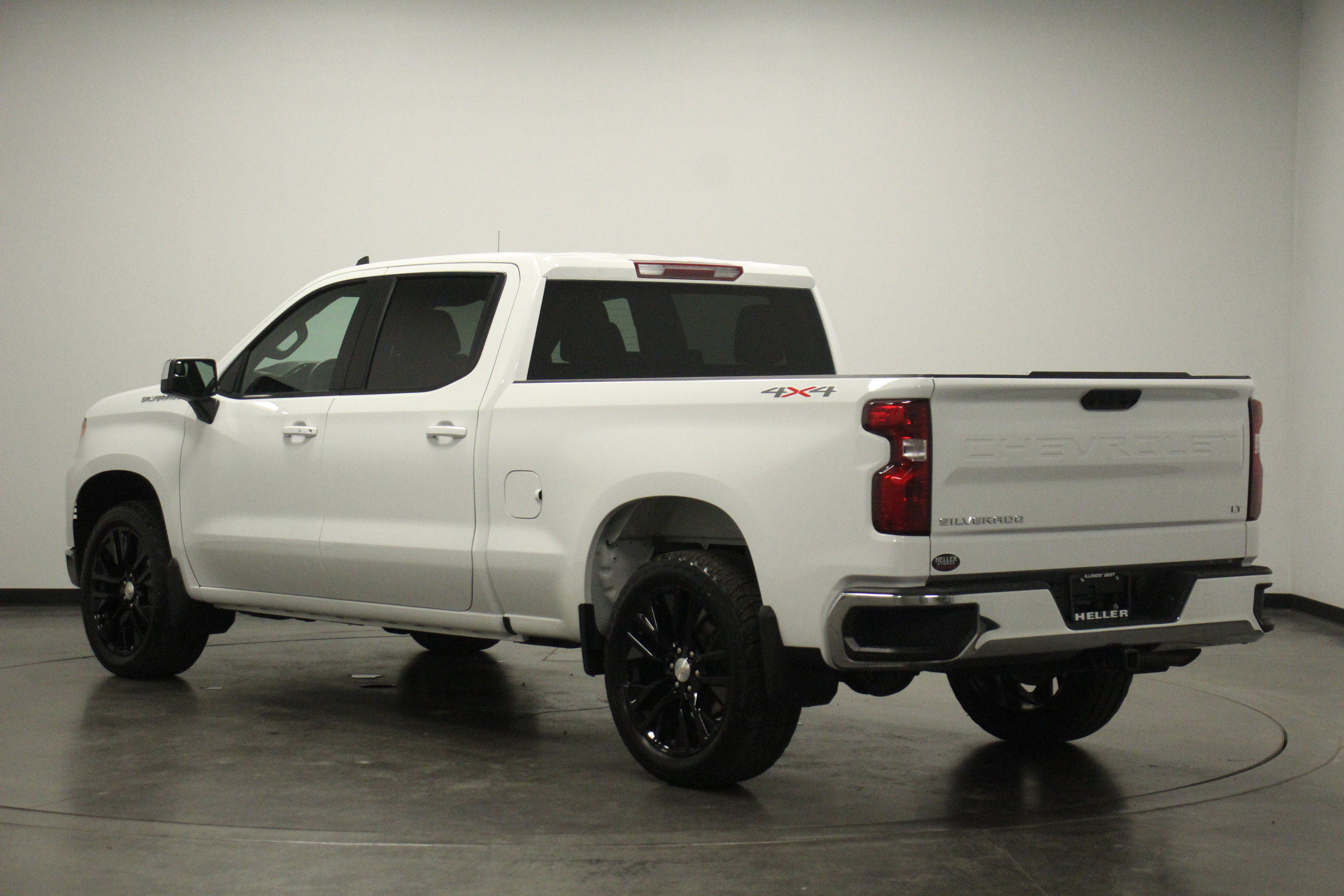 2024 Chevrolet Silverado 1500 LT photo 5
