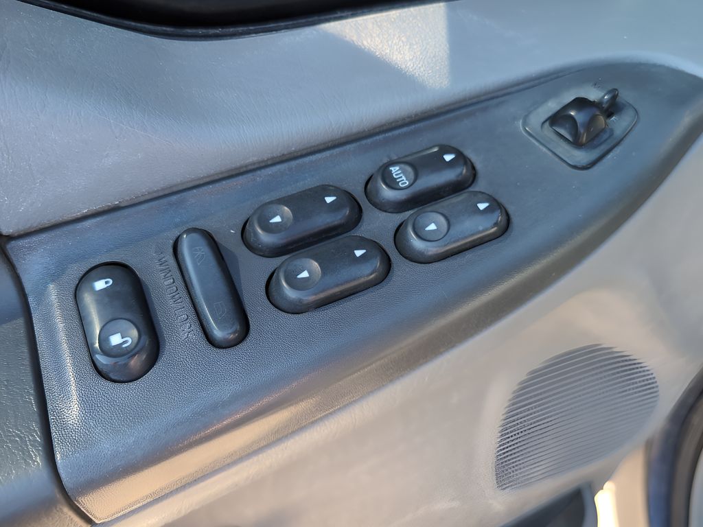 2004 Ford F-350 Lariat photo 22