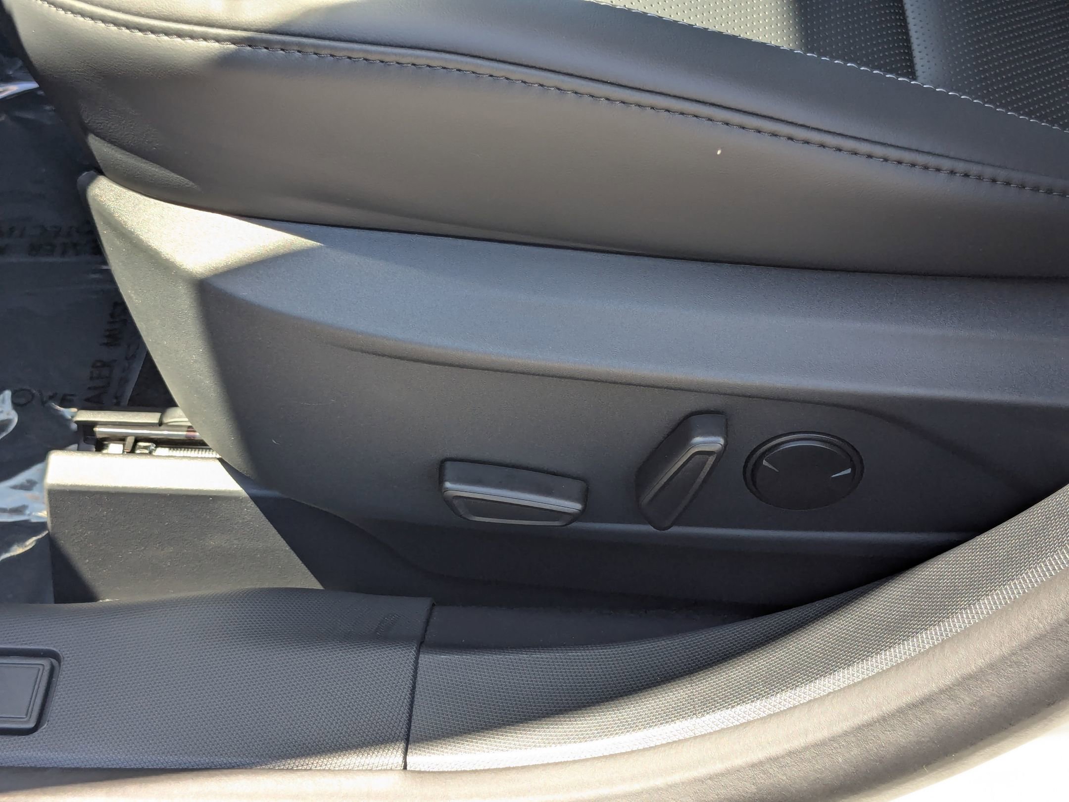 2025 Ford Mustang Mach-E Premium photo 14