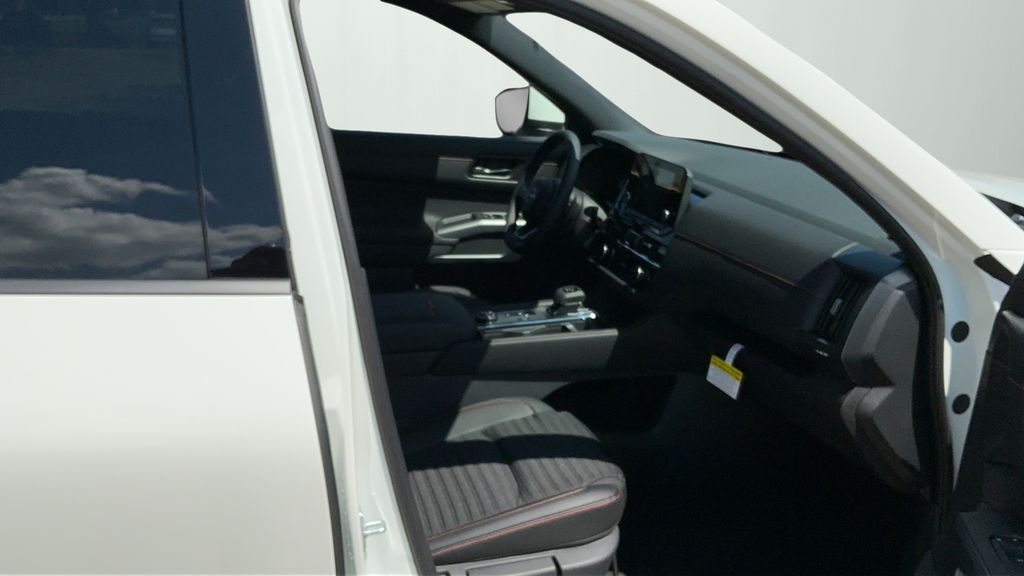 2025 Nissan Pathfinder Rock Creek photo 15