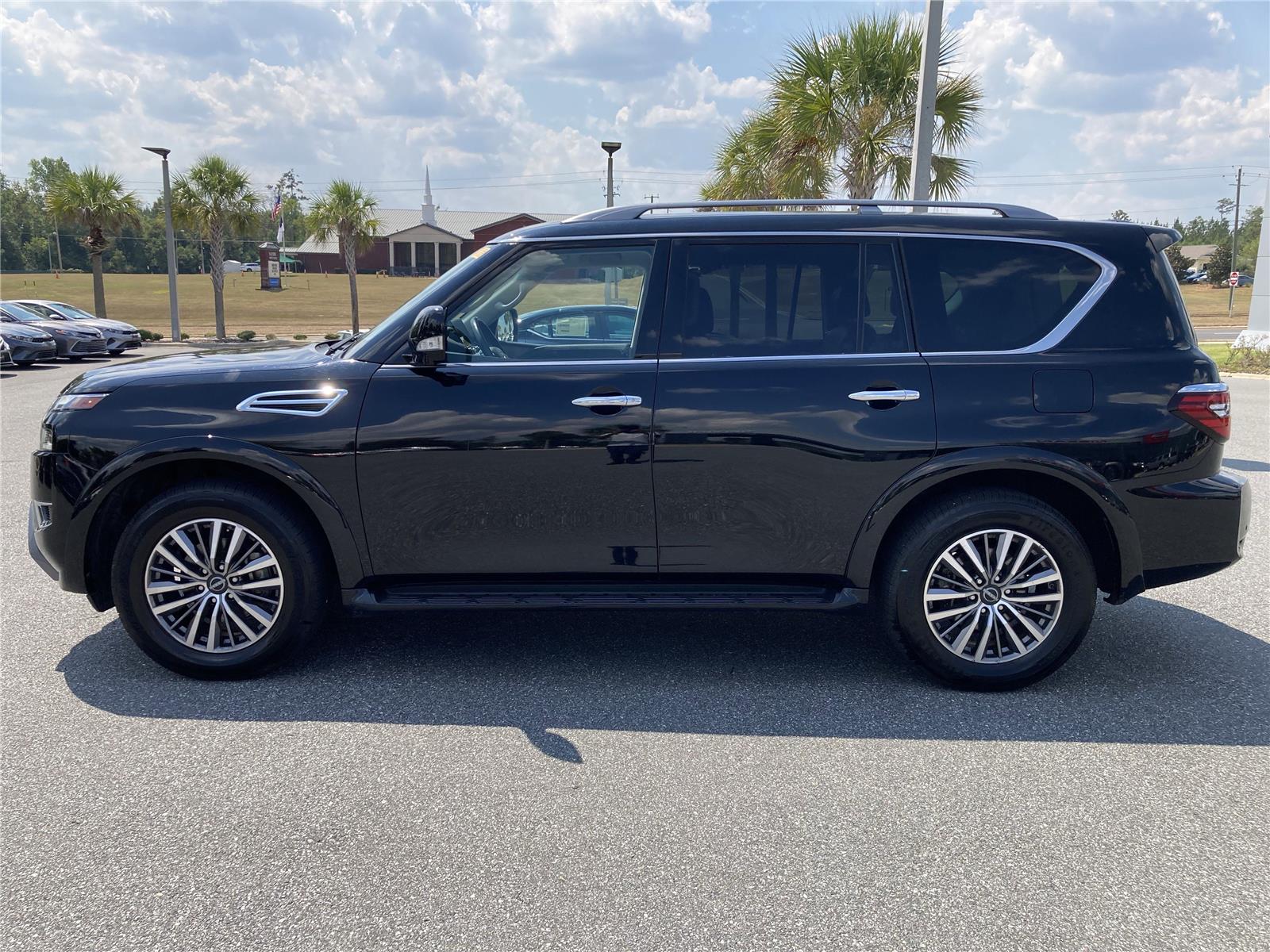2023 Nissan Armada SL photo 3