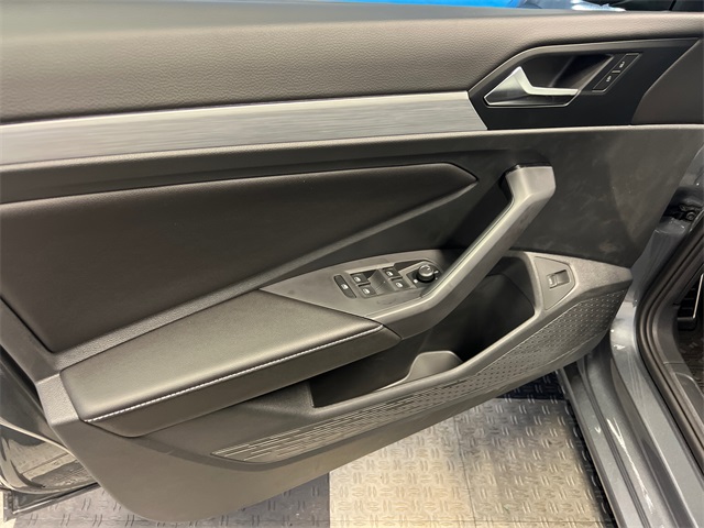 2025 Volkswagen Jetta 1.5T Sport photo 7