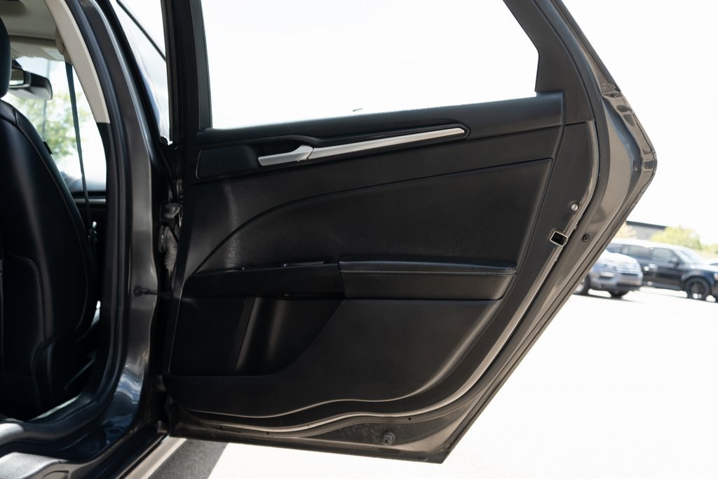 2019 Ford Fusion Hybrid Titanium photo 32
