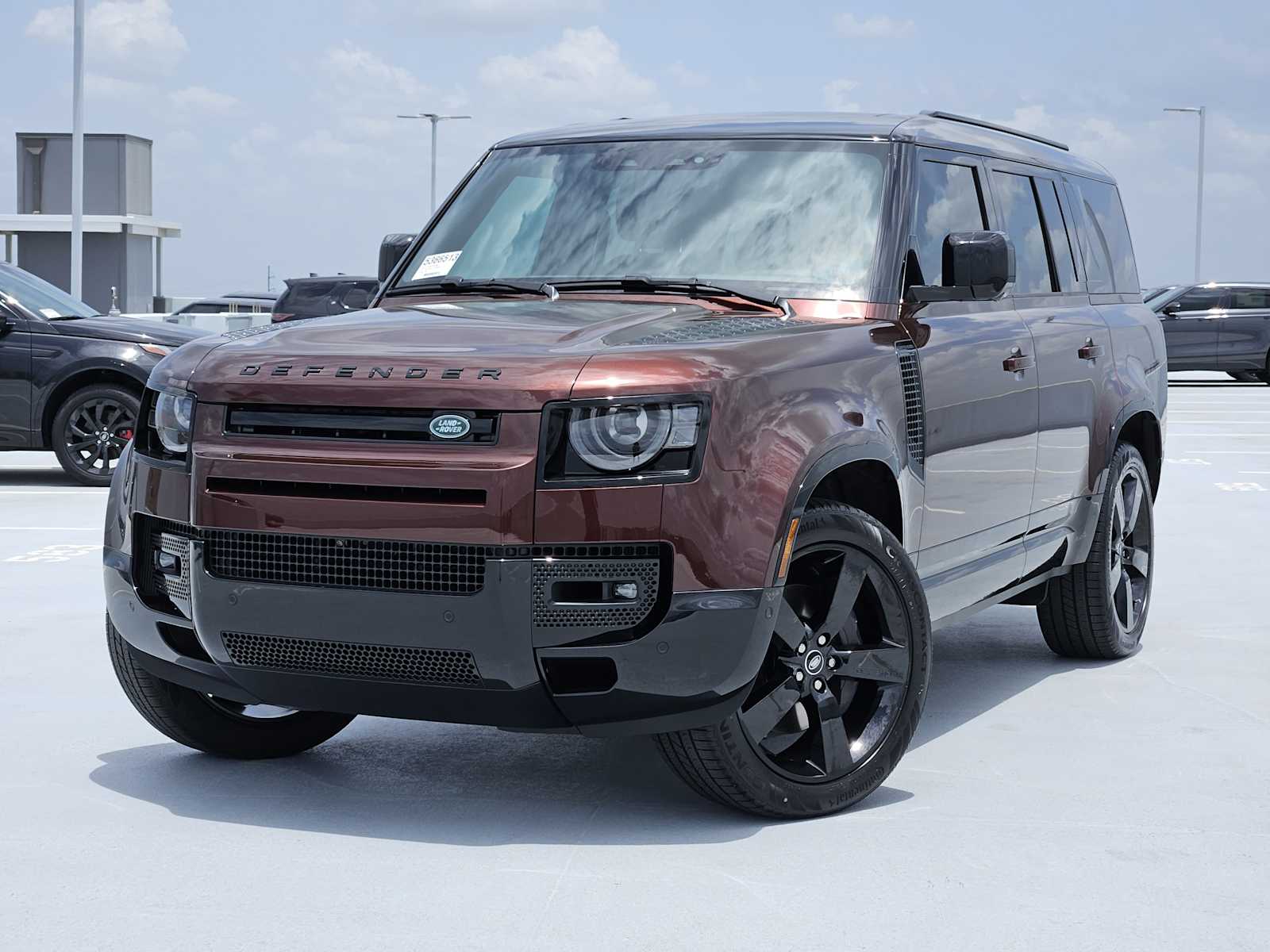 2025 Land Rover Defender X-Dynamic SE's photo
