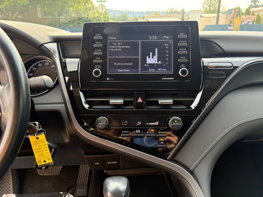 2021 Toyota Camry SE photo 19