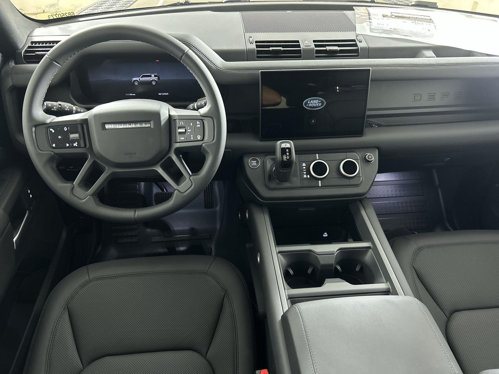 2025 Land Rover Defender 110 S photo 10
