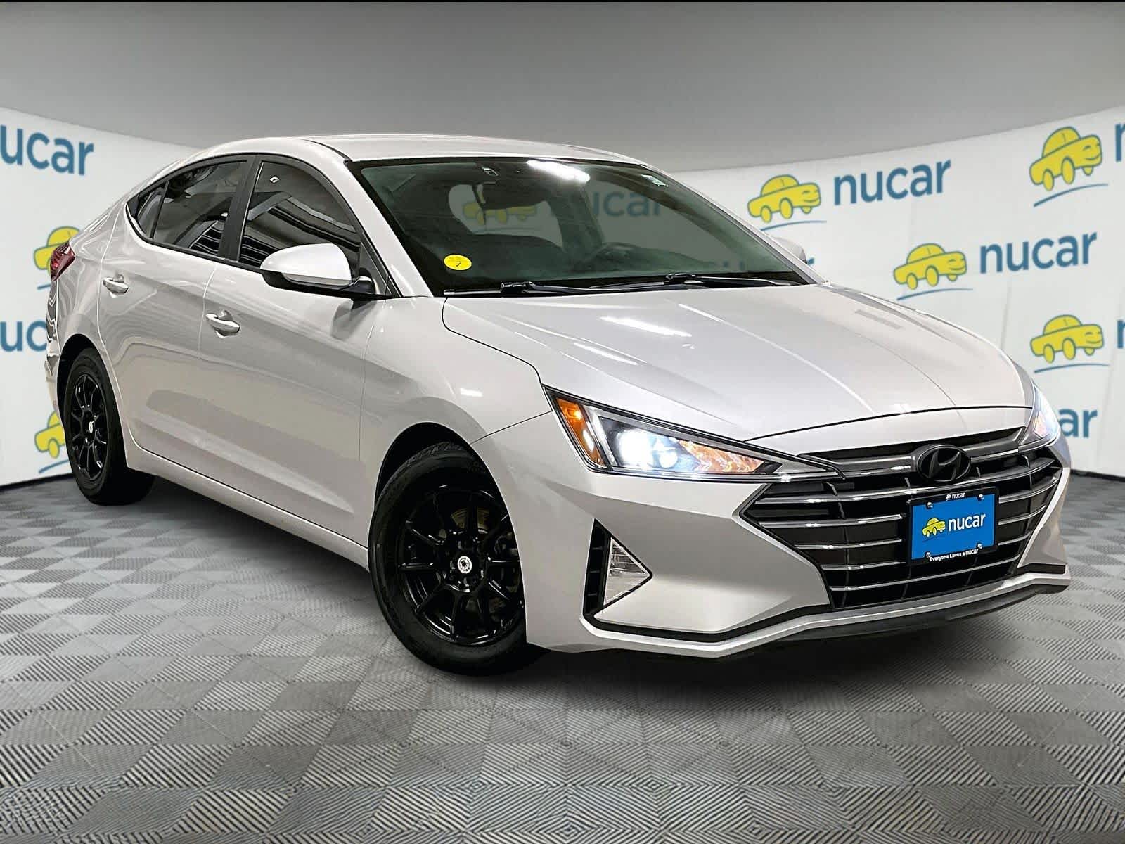 2019 Hyundai Elantra SE's photo