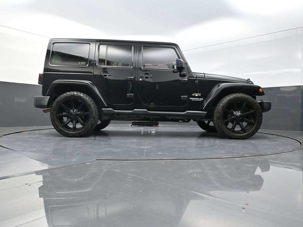 2016 Jeep Wrangler Unlimited Sahara photo 25