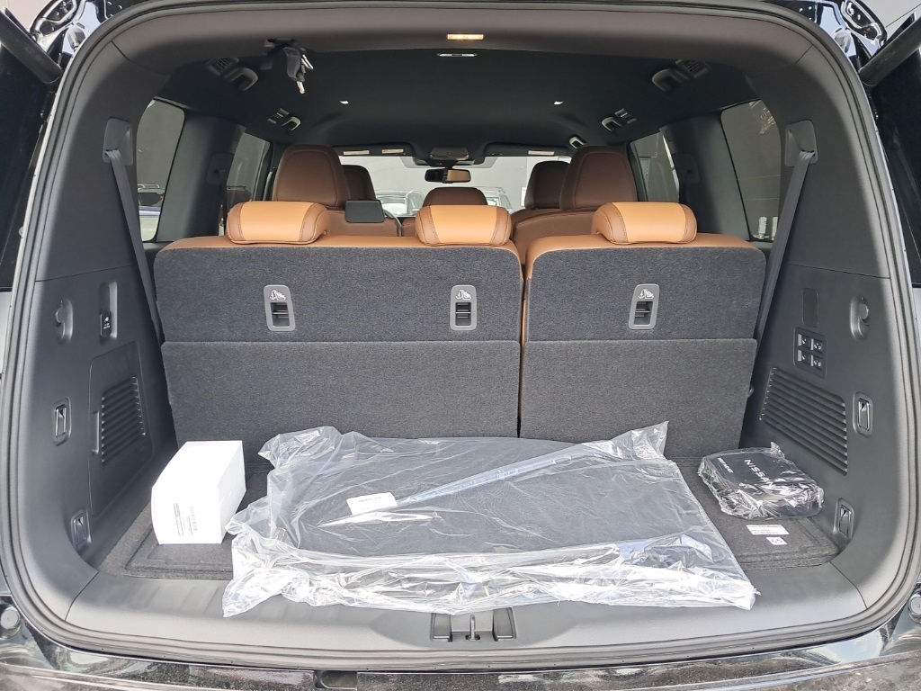 2025 Nissan Armada SL photo 22