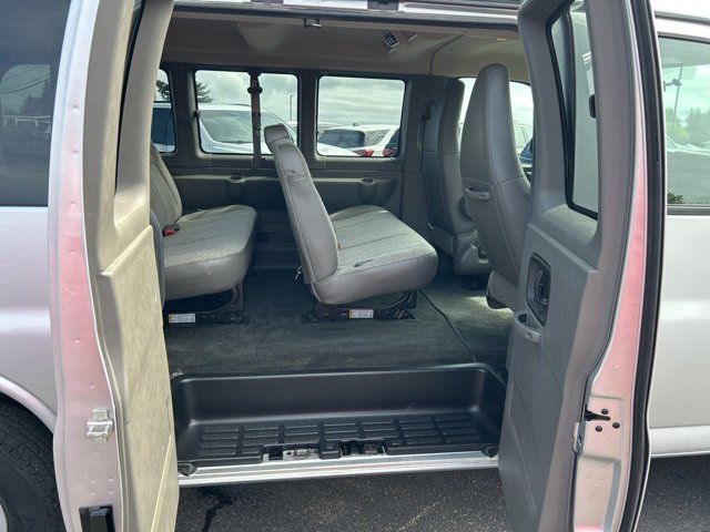 2016 Chevrolet Express Passenger 2500 LS photo 17