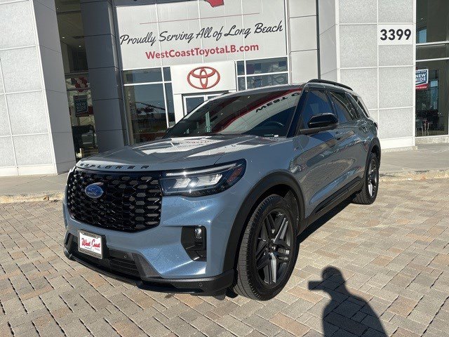 2025 Ford Explorer ST Line's photo