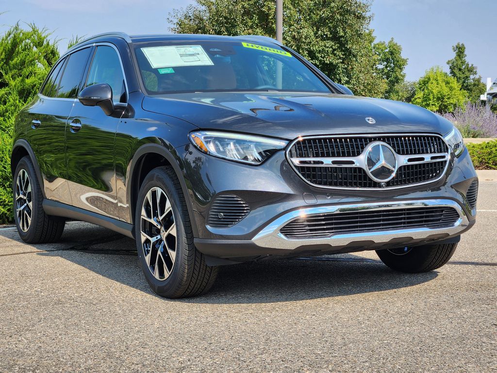 2026 Mercedes-Benz GLC Base's photo