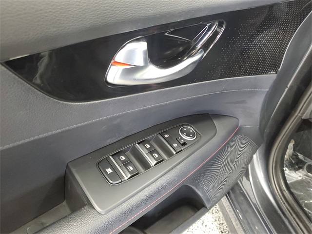 2023 Kia Forte GT photo 8