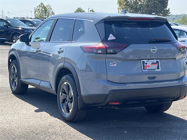 2026 Nissan Rogue SV photo 4