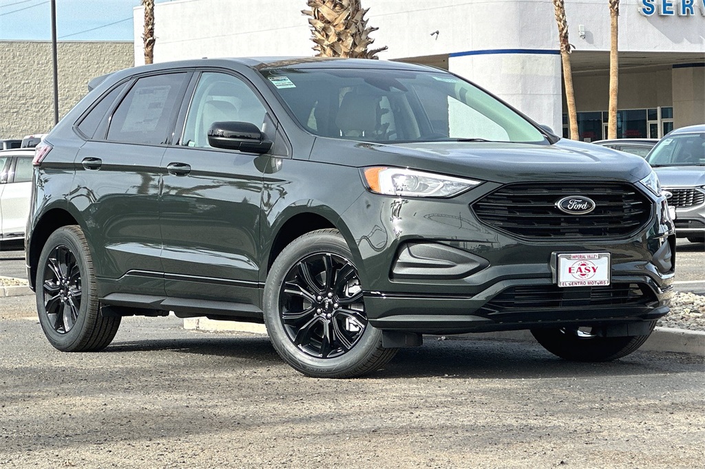 2024 Ford Edge SE photo 2