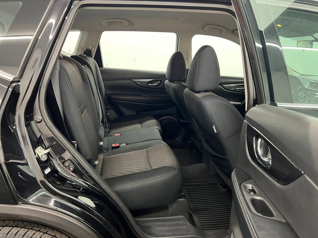 2017 Nissan Rogue S photo 24