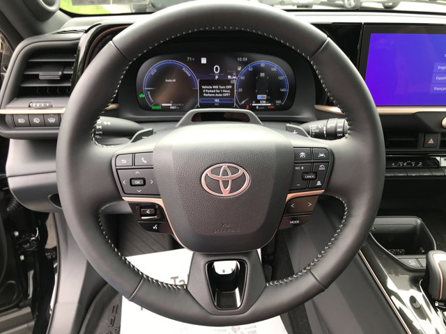 2025 Toyota Crown Signia Limited photo 15