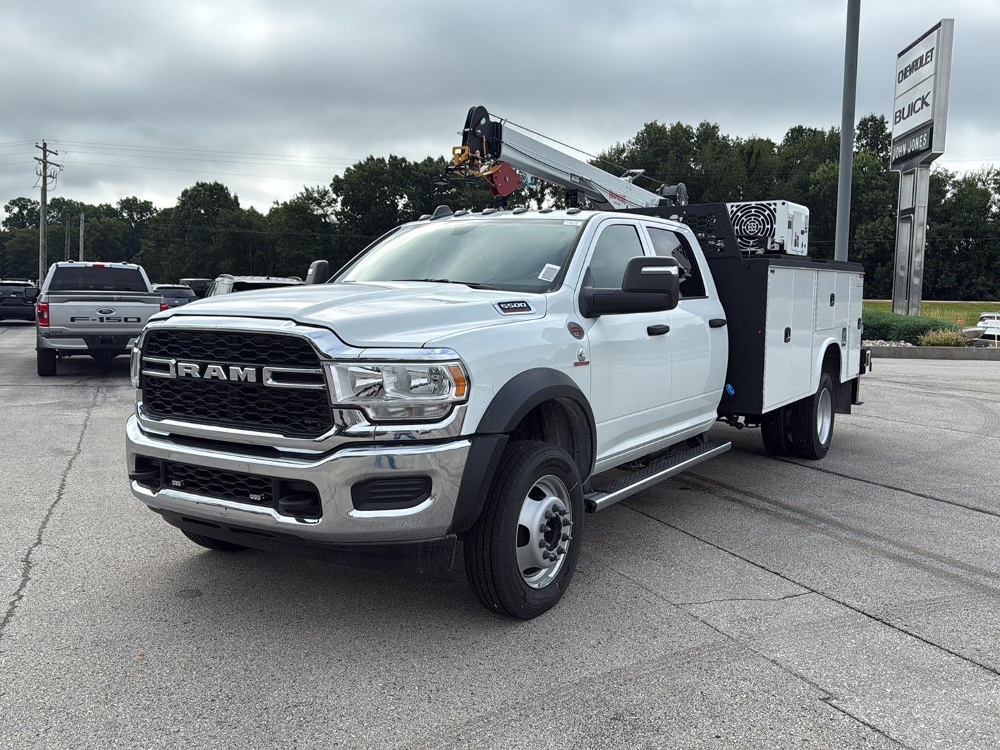 2024 Ram 5500 Tradesman photo 2