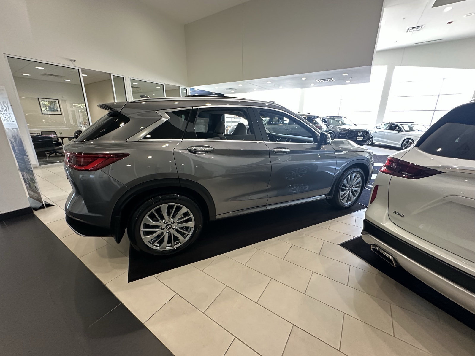 2025 Infiniti QX50 Luxe AWD photo 8