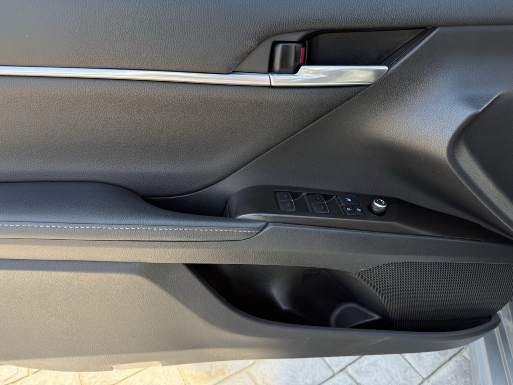 2021 Toyota Camry XSE photo 16