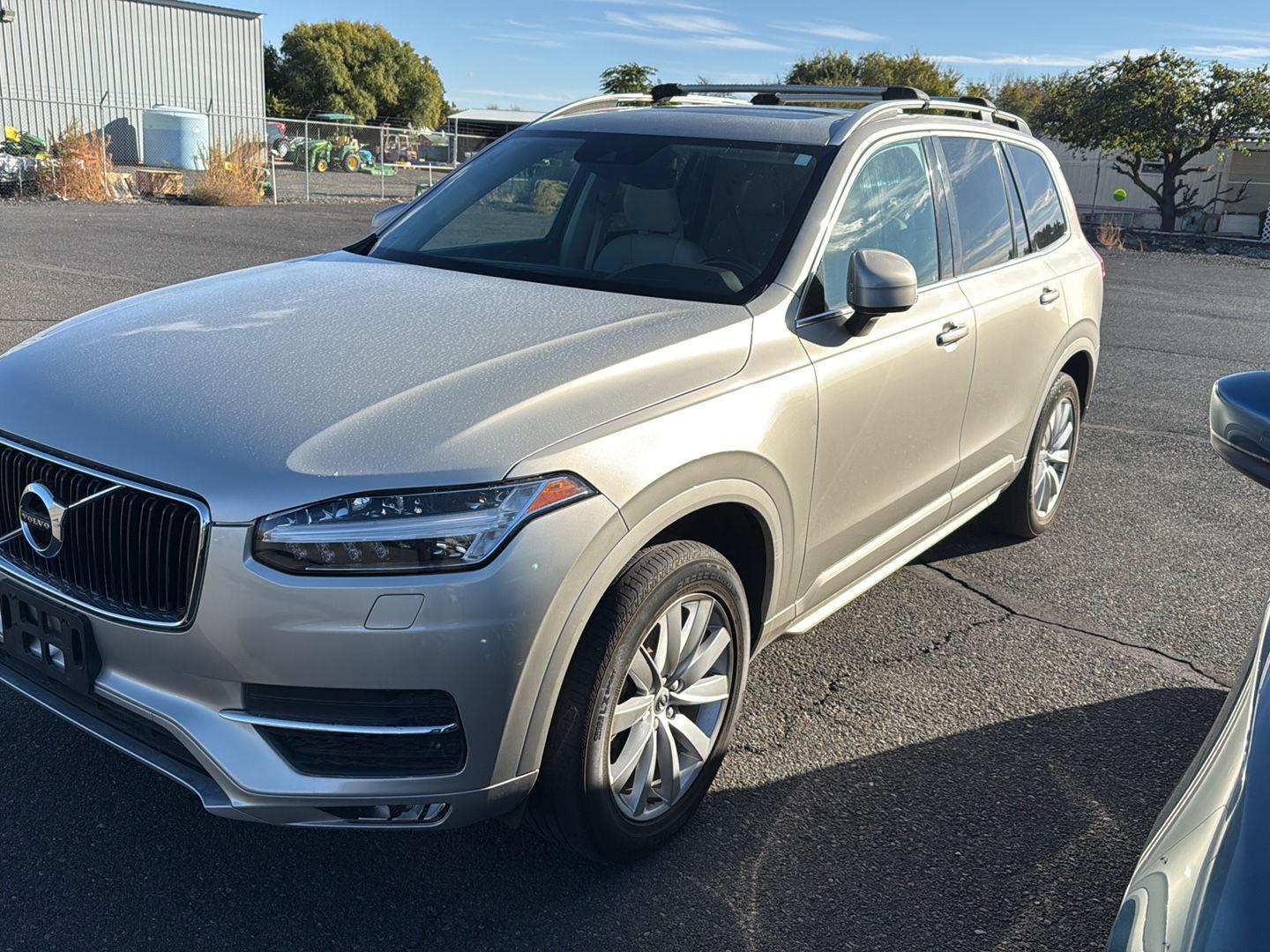 2016 Volvo XC90 Momentum