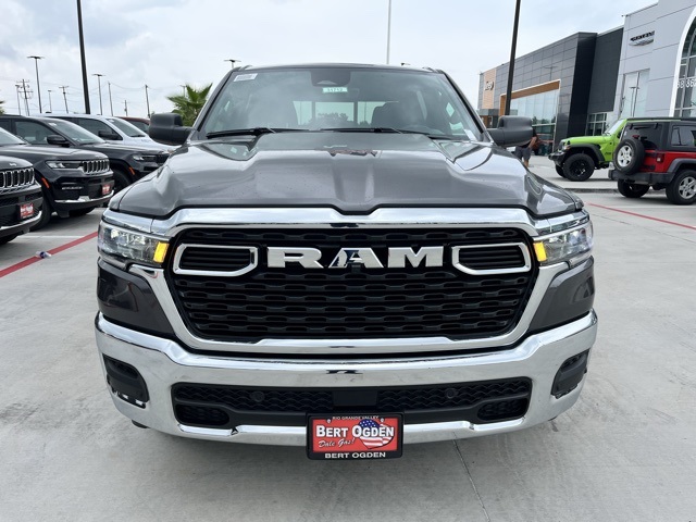 2025 Ram 1500 Tradesman photo 2