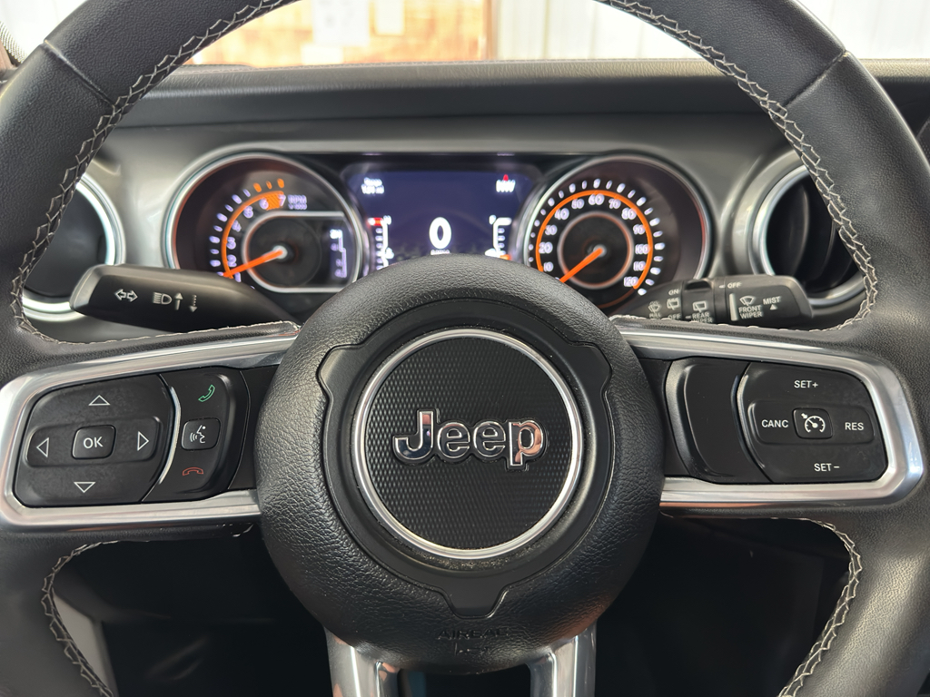 2023 Jeep Wrangler Sahara photo 11