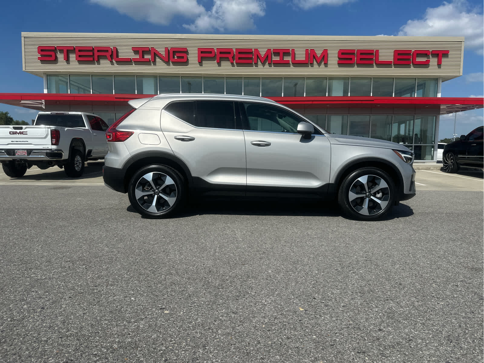 2025 Volvo XC40 Plus