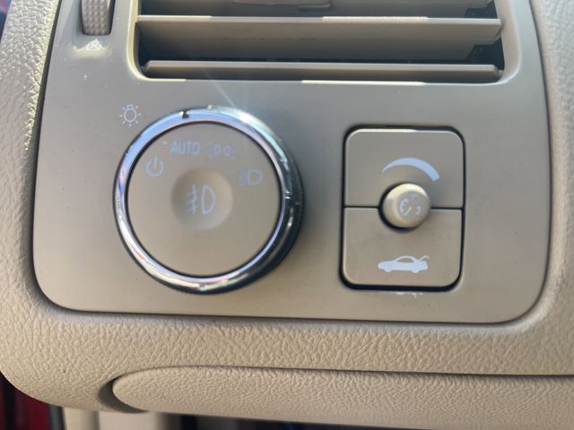 2011 Buick Lucerne CX photo 15