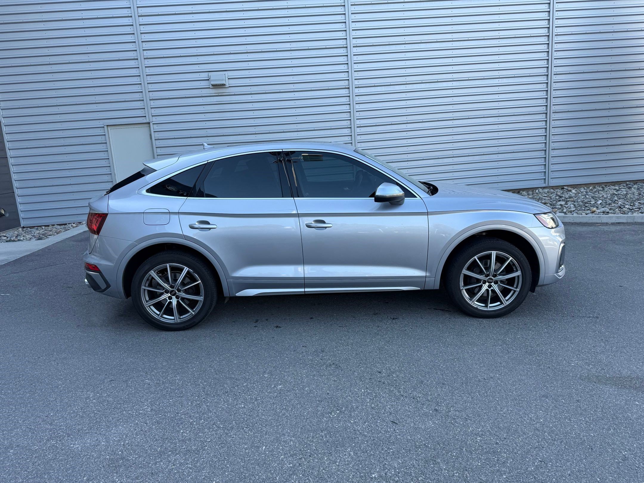 2022 Audi SQ5 Premium photo 2