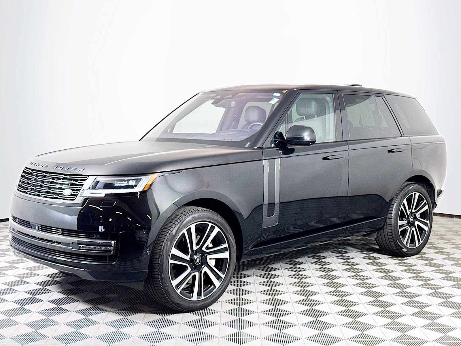 2023 Land Rover Range Rover SE's photo
