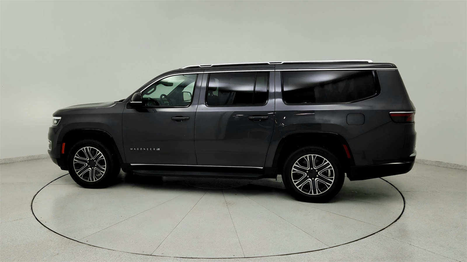 2024 Jeep Wagoneer L Series II photo 4