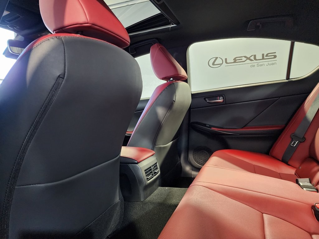 2025 Lexus IS 300 photo 25