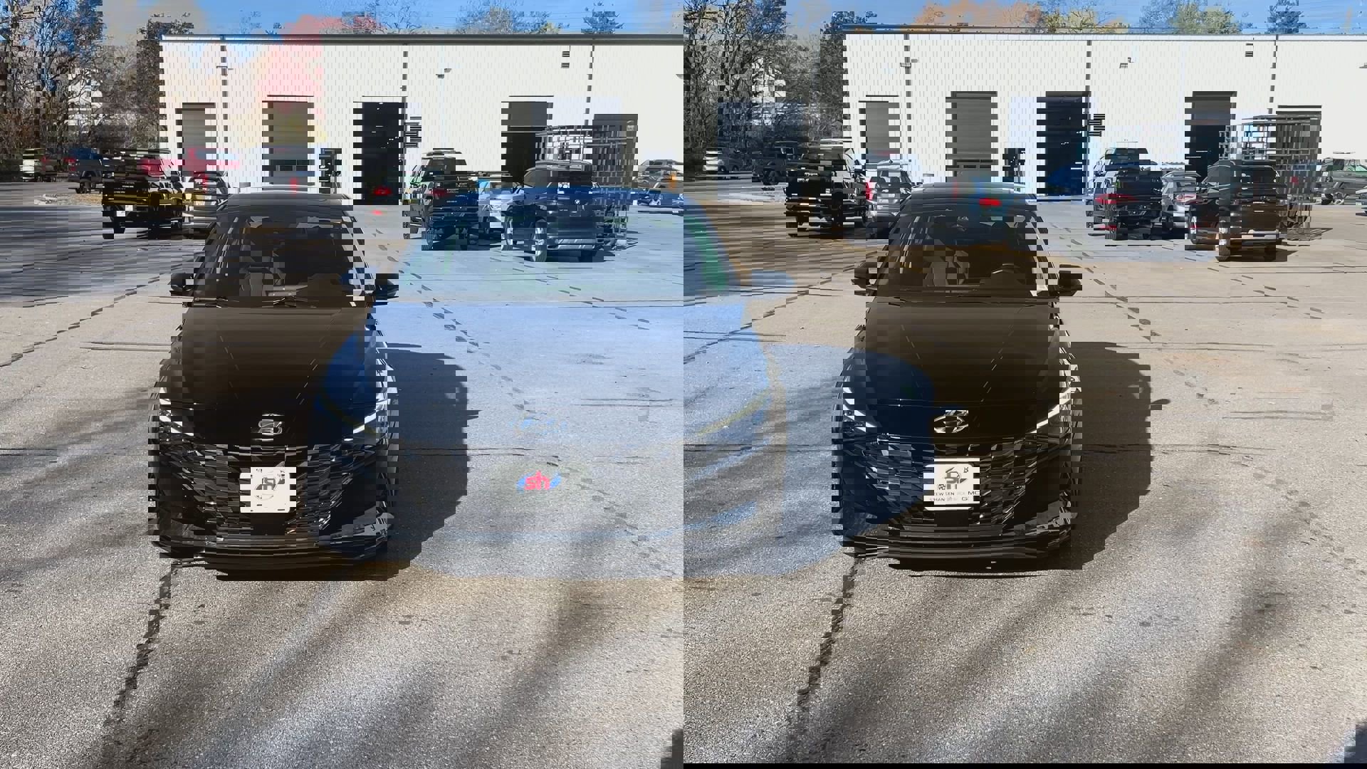 2023 Hyundai Elantra Limited photo 3