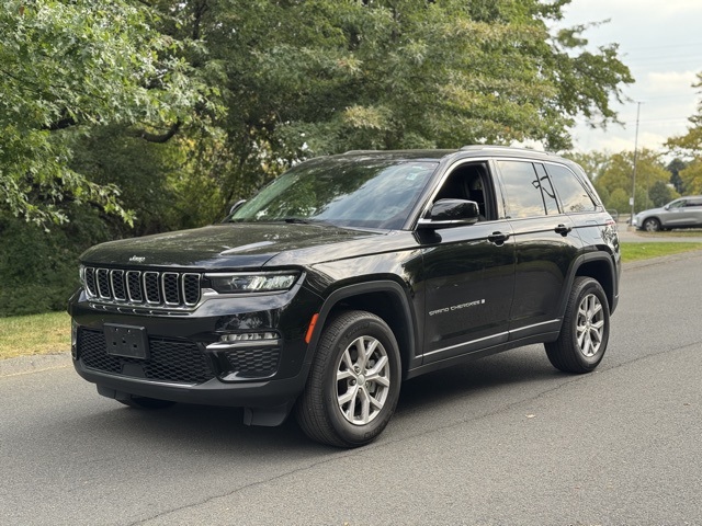 2022 Jeep Grand Cherokee Limited's photo