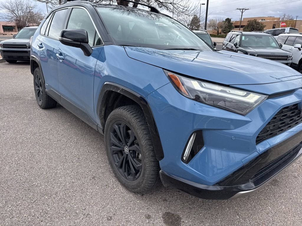 2022 Toyota RAV4 Hybrid XSE photo 4