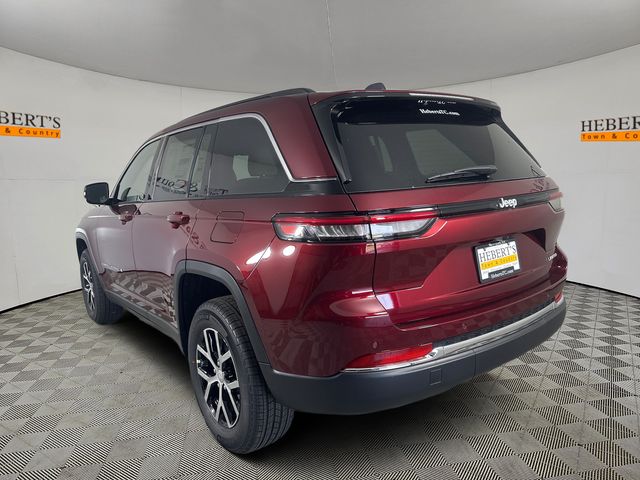 2025 Jeep Grand Cherokee Limited photo 3