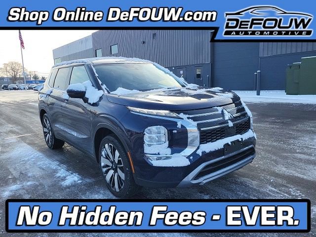 2025 Mitsubishi Outlander SE's photo