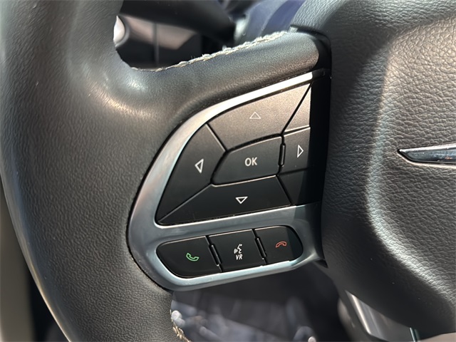 2022 Chrysler Pacifica Touring L photo 9