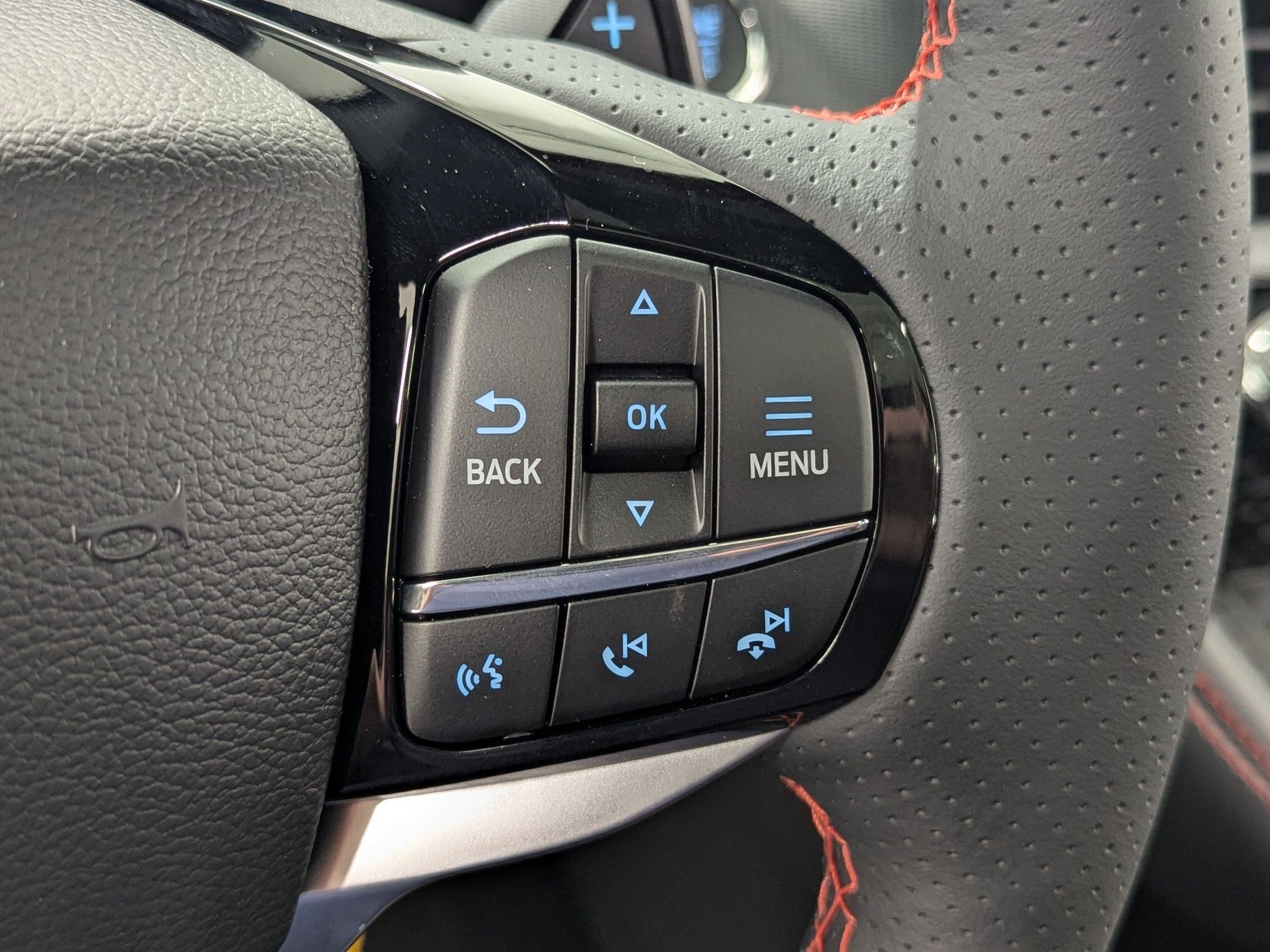 2025 Ford Explorer ST photo 23