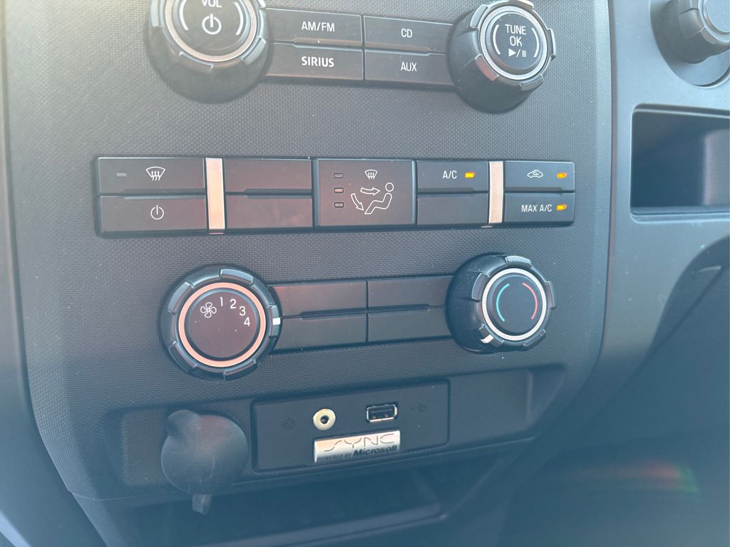 2014 Ford F-150 STX photo 21