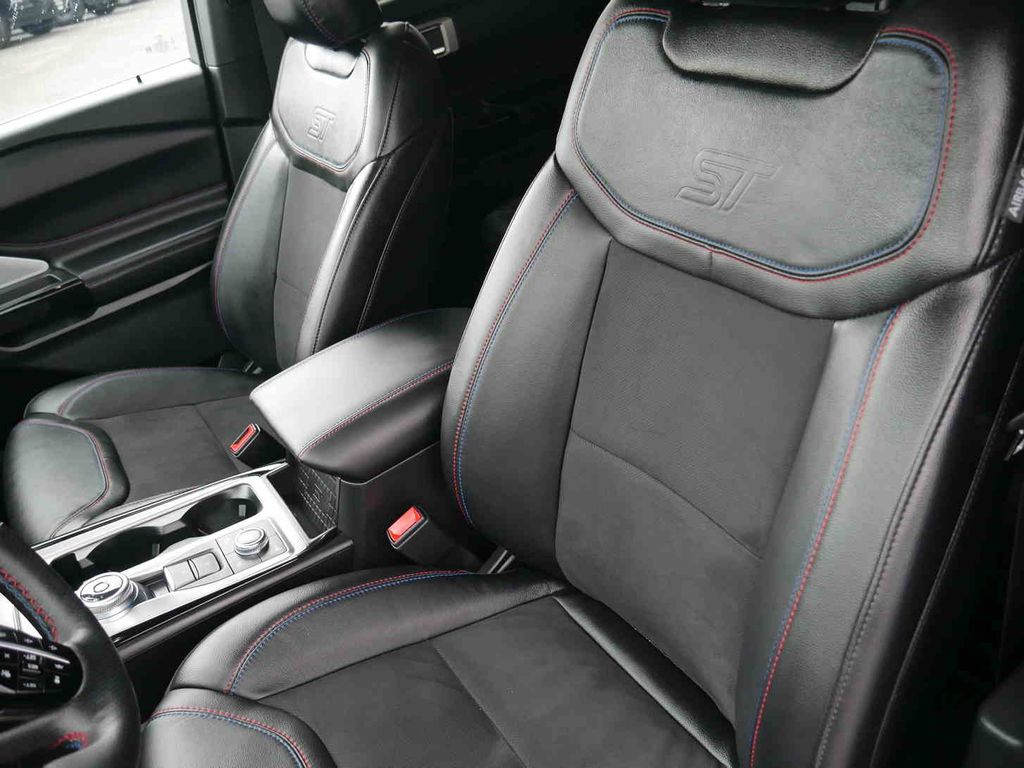 2024 Ford Explorer ST photo 33
