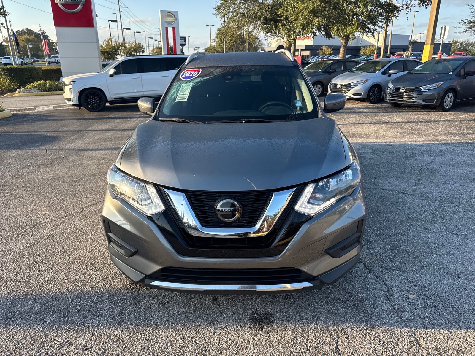 2020 Nissan Rogue SV photo 3