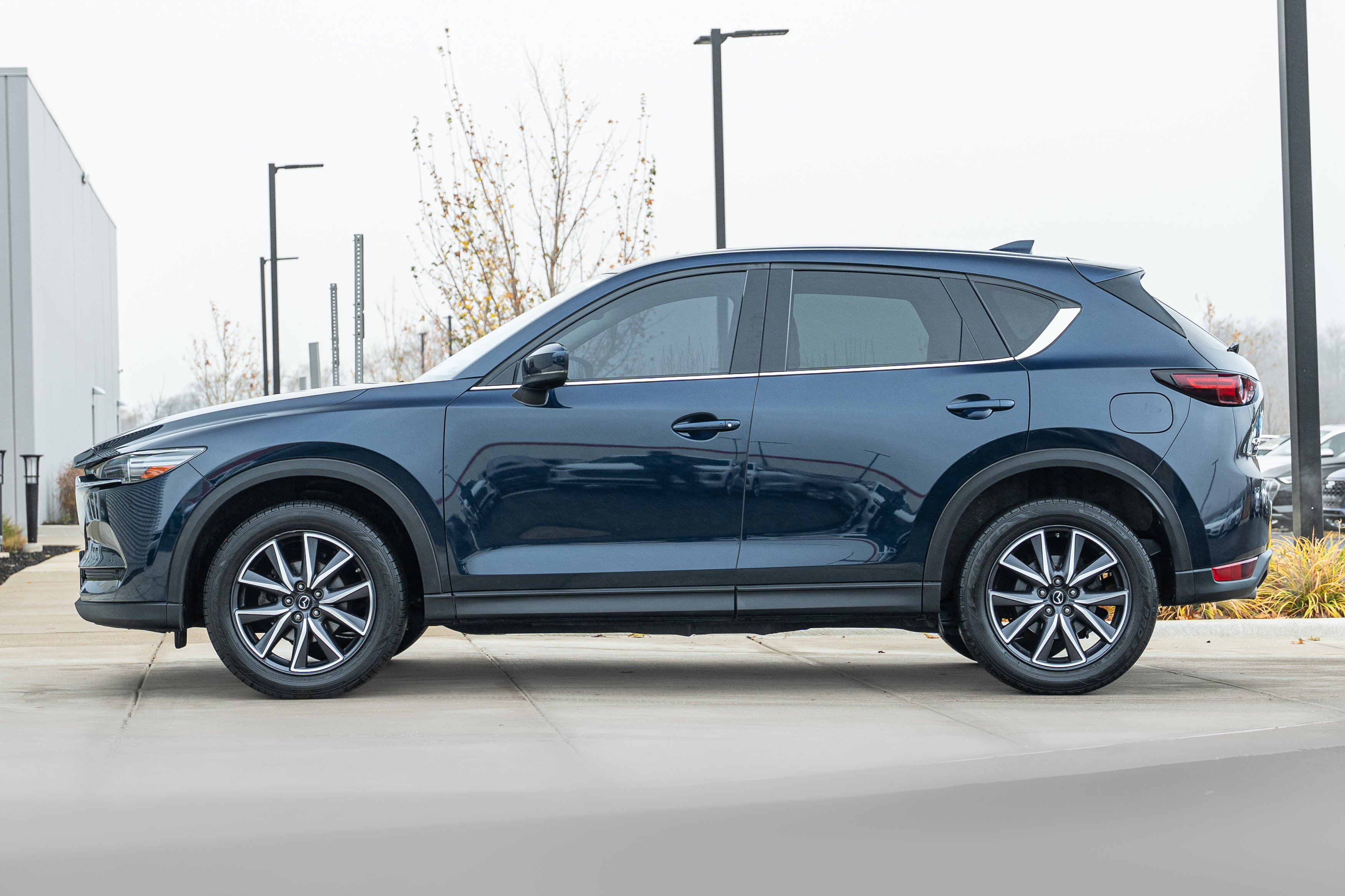 2018 Mazda CX-5 Grand Touring photo 2