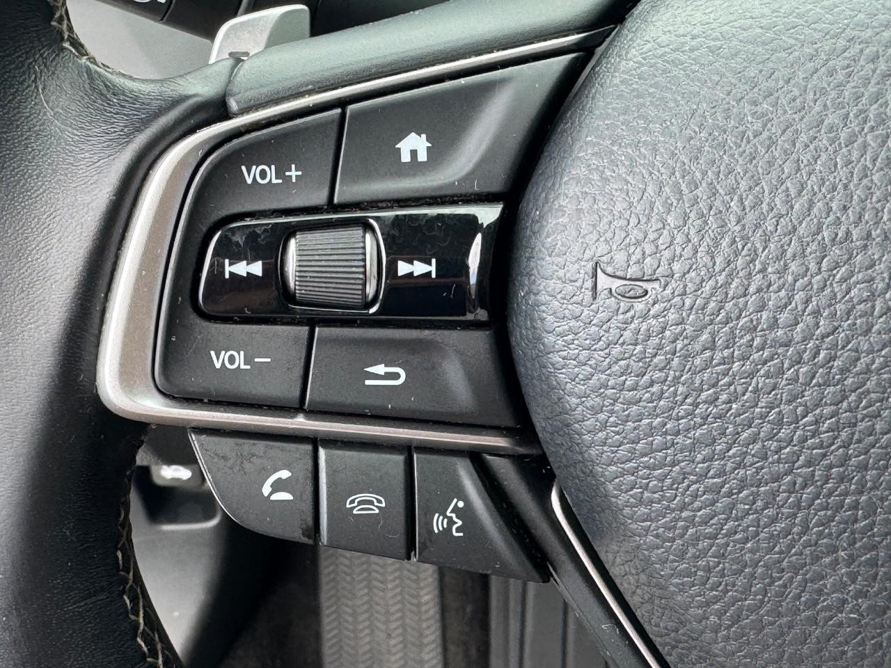 2019 Honda Insight Touring photo 18