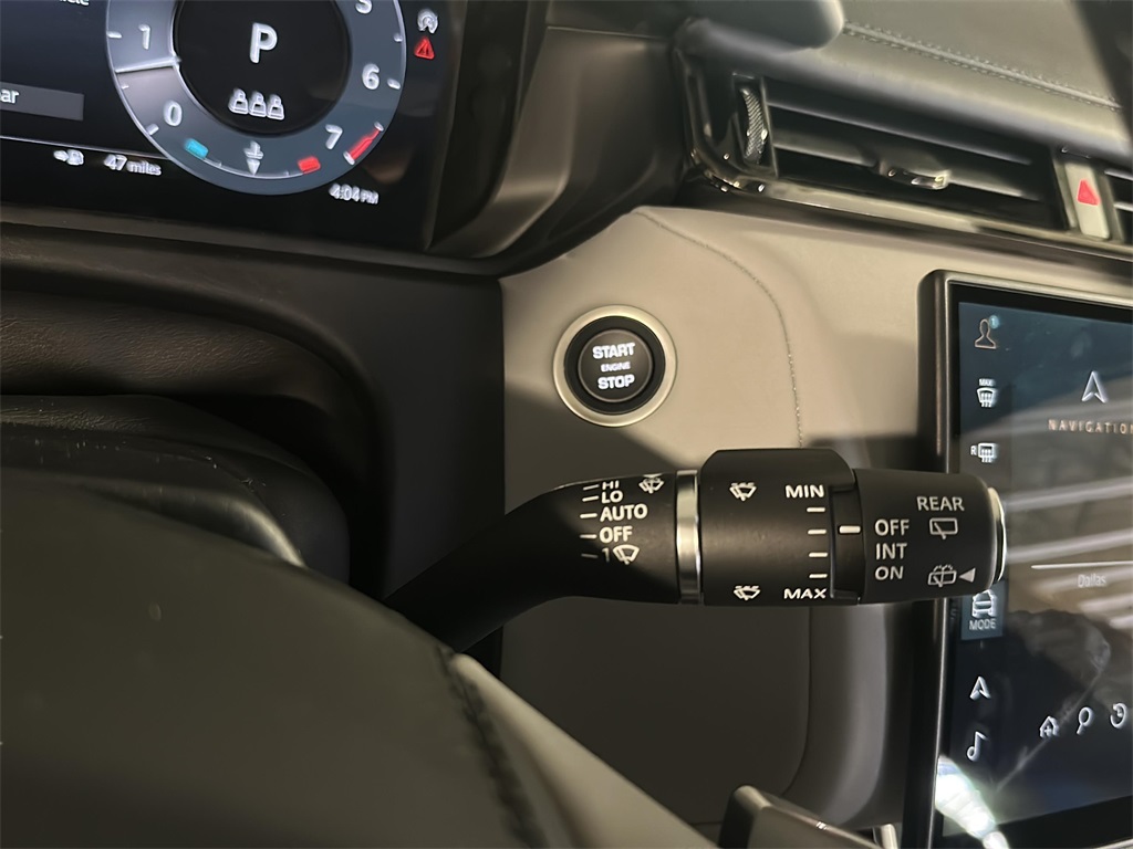 2026 Land Rover Range Rover Velar SE photo 19