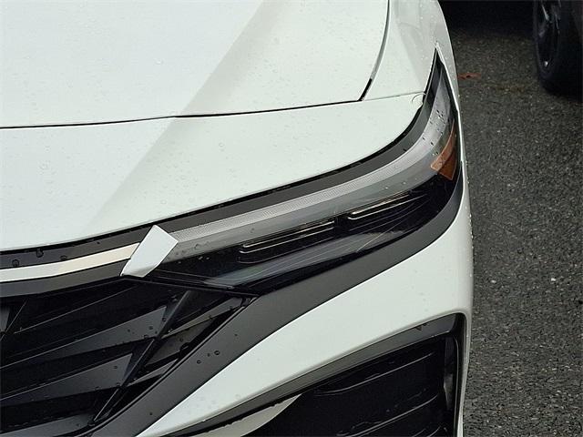 2026 Hyundai Elantra SEL Sport photo 4